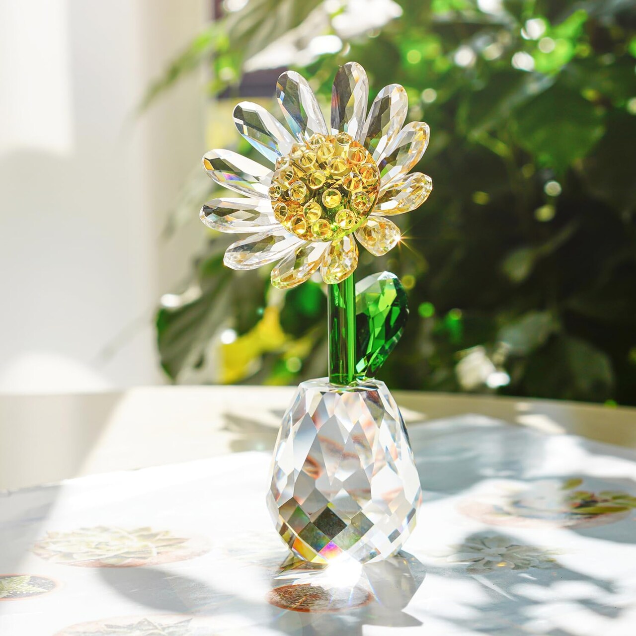 Summer Crystal Daisy Flower Figurine Ornament Paperweight Glass Flower Home Office Tabletop Decor Souvenir Gifts for Birthday Christmas